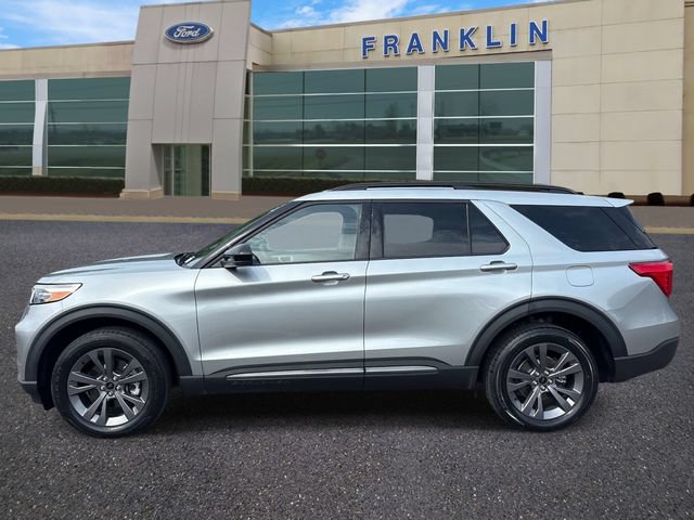 Certified 2023 Ford Explorer XLT w/ Equipment Group 202A AWD/4WD image 4