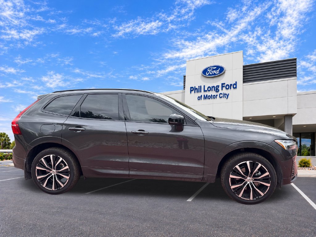 Used 2025 Volvo XC60 B5 Plus w/ Protection Package Premier AWD/4WD image 8