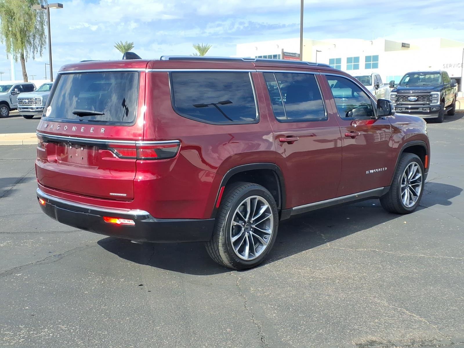 Used 2024 Jeep Wagoneer Series III w/ Premium Group I AWD/4WD image 6