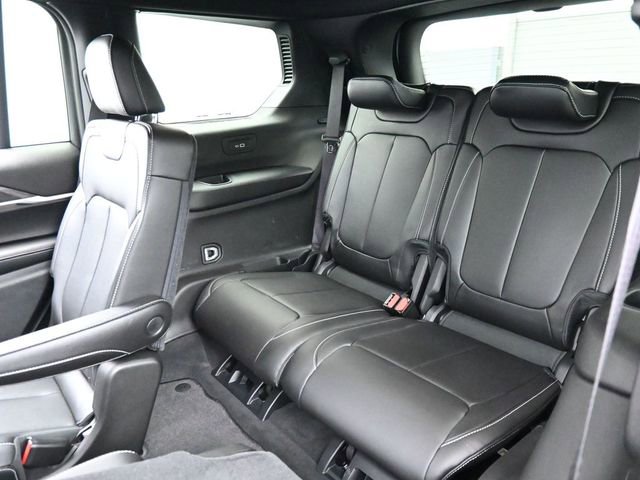 Used 2025 Jeep Grand Cherokee L Limited AWD/4WD image 27