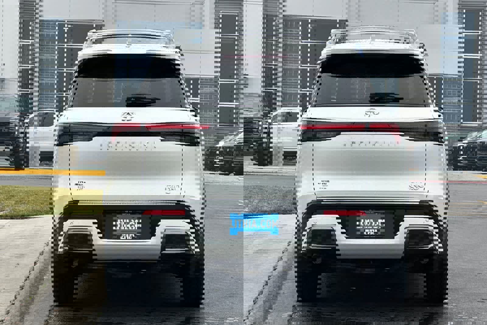 Used 2025 INFINITI QX60 Sensory w/ Vision Package image 4