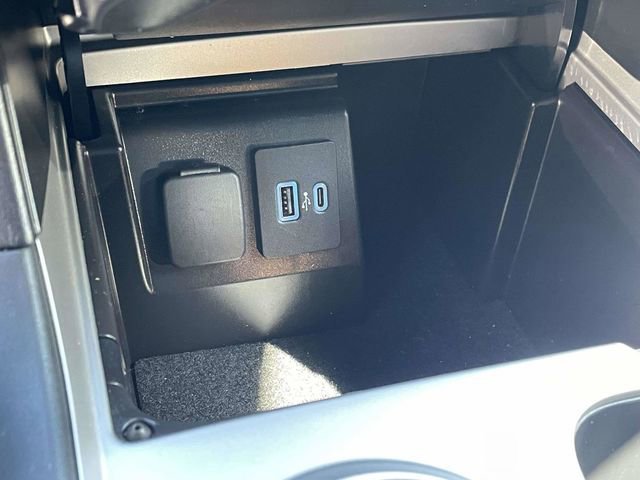 Certified 2022 Ford Explorer XLT image 21