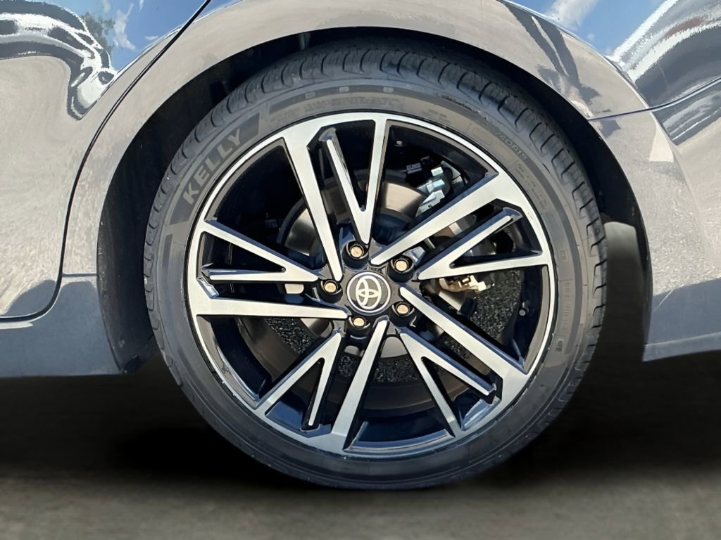 Used 2025 Toyota Camry XSE FWD image 17