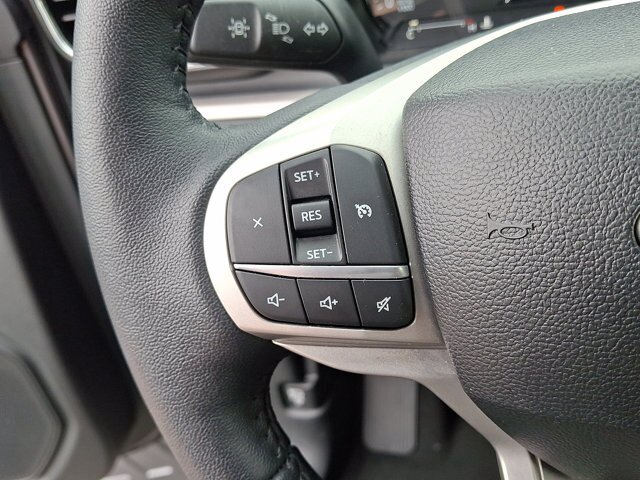 Certified 2023 Ford Explorer XLT w/ Equipment Group 202A AWD/4WD image 9