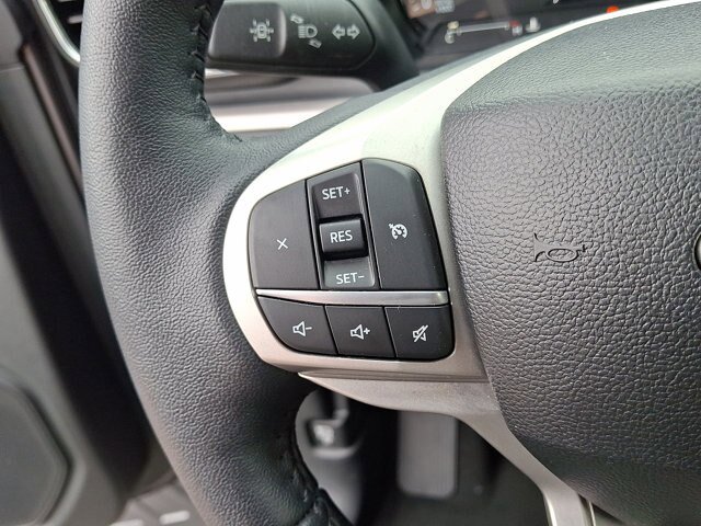 Certified 2023 Ford Explorer XLT w/ Equipment Group 202A AWD/4WD image 9
