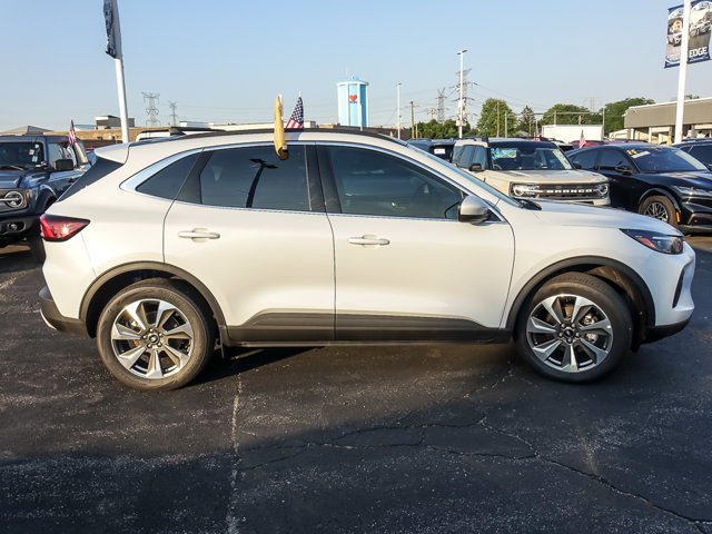 Certified 2025 Ford Escape Platinum AWD/4WD image 8