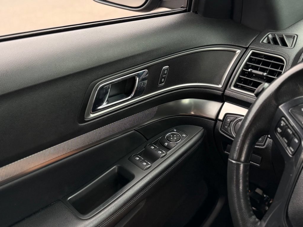 Certified 2019 Ford Explorer XLT AWD/4WD image 28