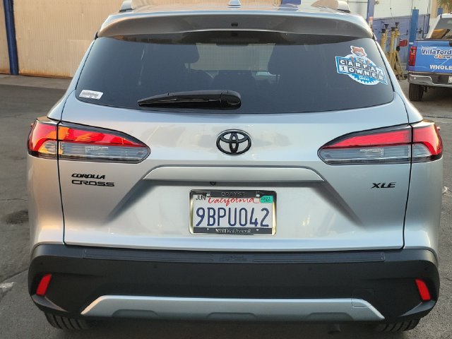 Used 2022 Toyota Corolla Cross XLE w/ Black Badges Package (TMS) FWD image 21