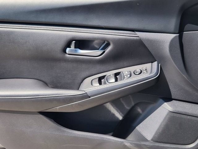Used 2024 Nissan Sentra SV FWD image 22