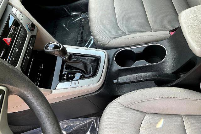 Used 2017 Hyundai Elantra SE image 17