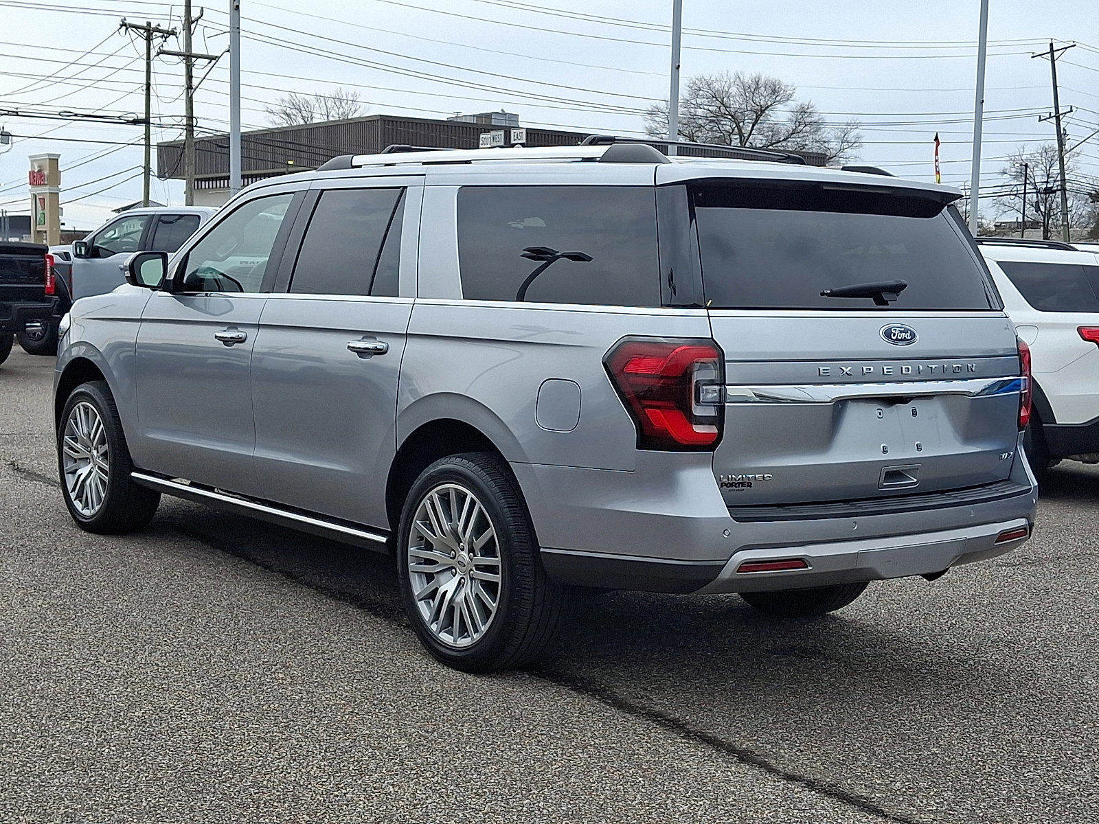 Certified 2024 Ford Expedition Max Limited image 4