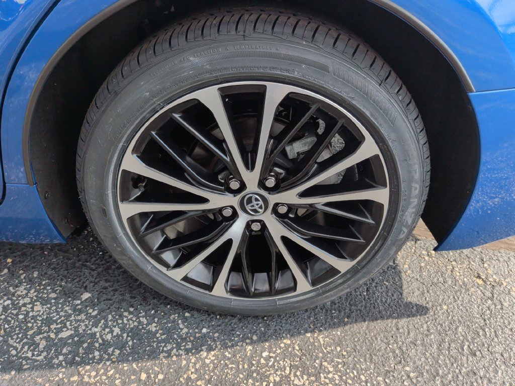 Used 2020 Toyota Camry SE FWD image 29