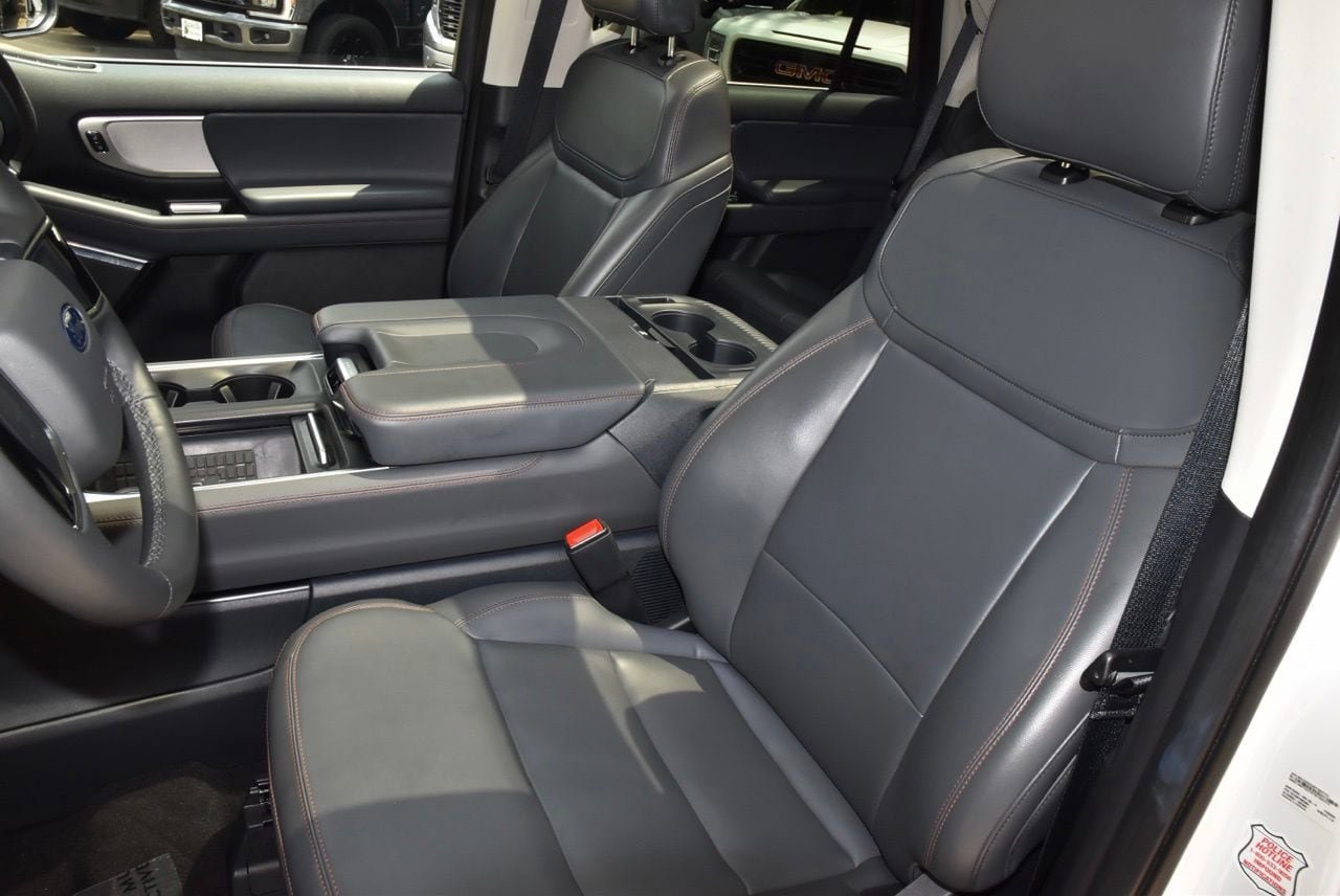 Certified 2025 Ford Expedition Active AWD/4WD image 33