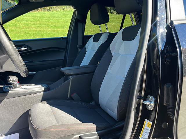 Used 2025 Chevrolet Trax RS w/ Driver Confidence Package FWD image 10