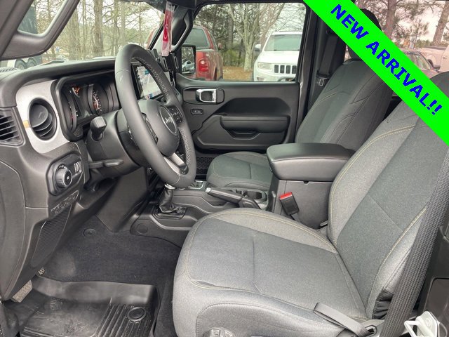Used 2025 Jeep Wrangler Sport image 10