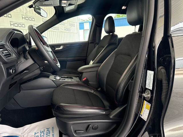 Certified 2025 Ford Escape ST-Line AWD/4WD image 12