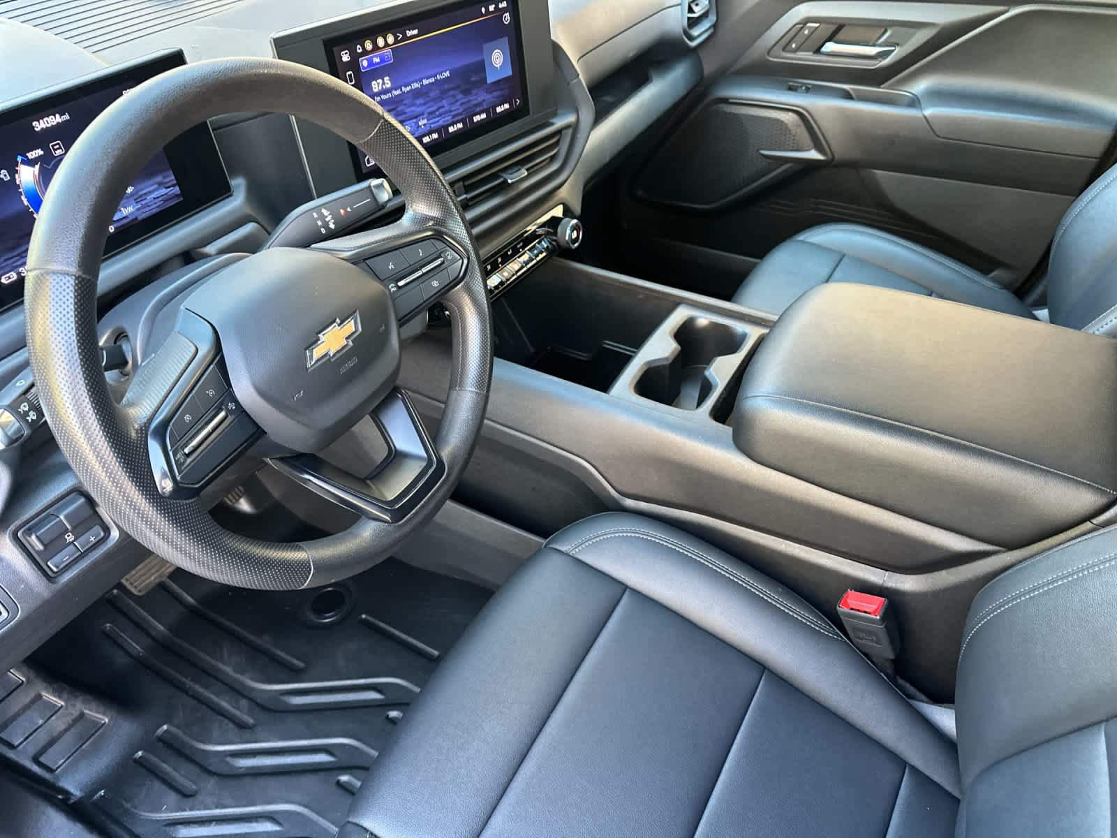Used 2024 Chevrolet Silverado EV W/T AWD/4WD image 11
