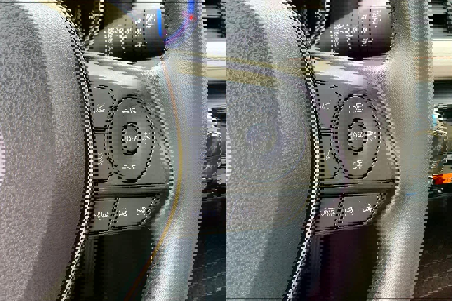 Used 2022 Toyota RAV4 Limited image 25