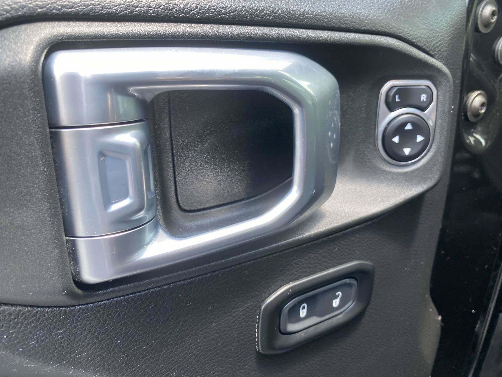 Used 2021 Jeep Wrangler Unlimited Rubicon 4xe AWD/4WD image 18
