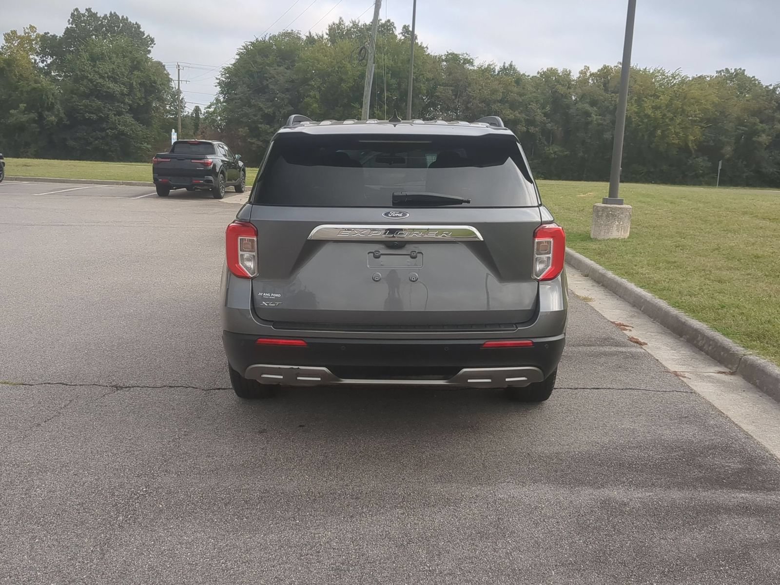 Certified 2022 Ford Explorer XLT w/ Equipment Group 202A RWD image 4