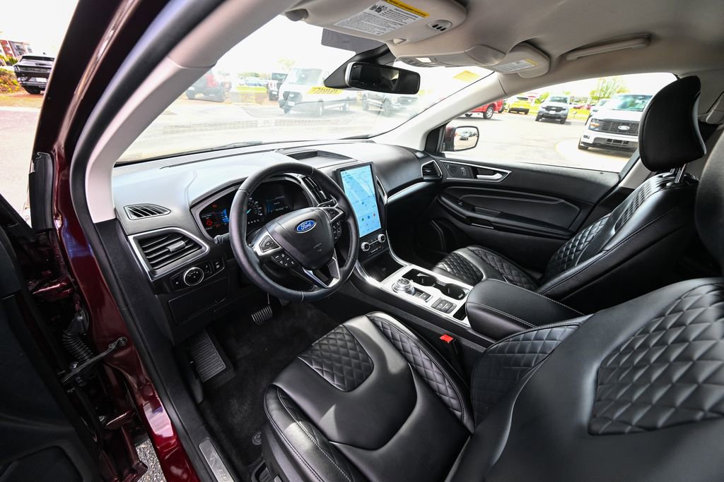 Certified 2024 Ford Edge Titanium w/ Class II Trailer Tow Package AWD/4WD image 18