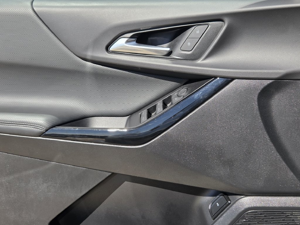 Used 2025 Chevrolet Equinox LT w/ Convenience Package II FWD image 22