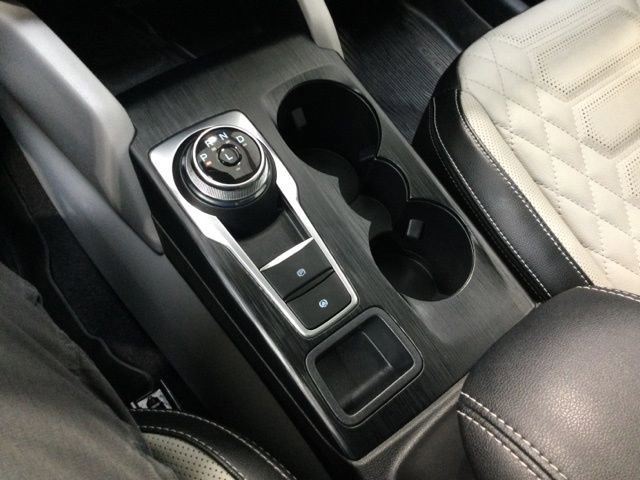 Certified 2023 Ford Escape Platinum w/ Premium Technology Package image 15