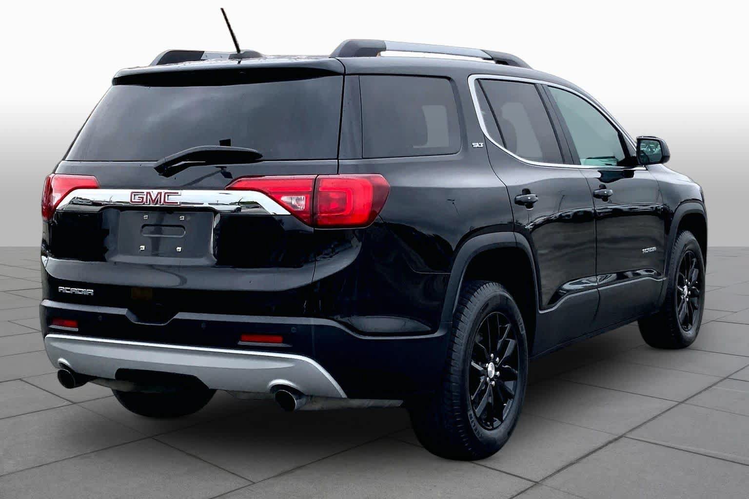 Used 2019 GMC Acadia SLT w/ LPO, Floor Liner Package FWD image 13