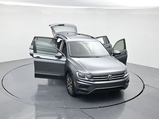 Used 2020 Volkswagen Tiguan SE w/ Panoramic Sunroof Package image 50