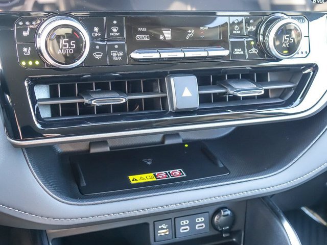 Used 2026 Toyota Highlander Limited AWD/4WD image 26