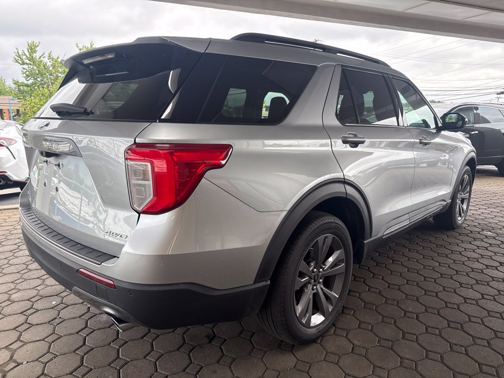Certified 2024 Ford Explorer XLT w/ Equipment Group 202A AWD/4WD image 6
