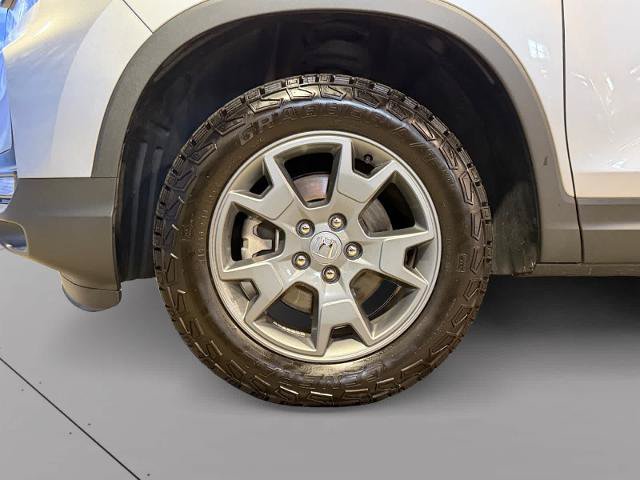 Used 2025 Honda Passport TrailSport image 18