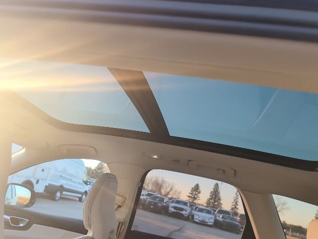 Used 2023 Volvo XC60 B5 Plus image 48