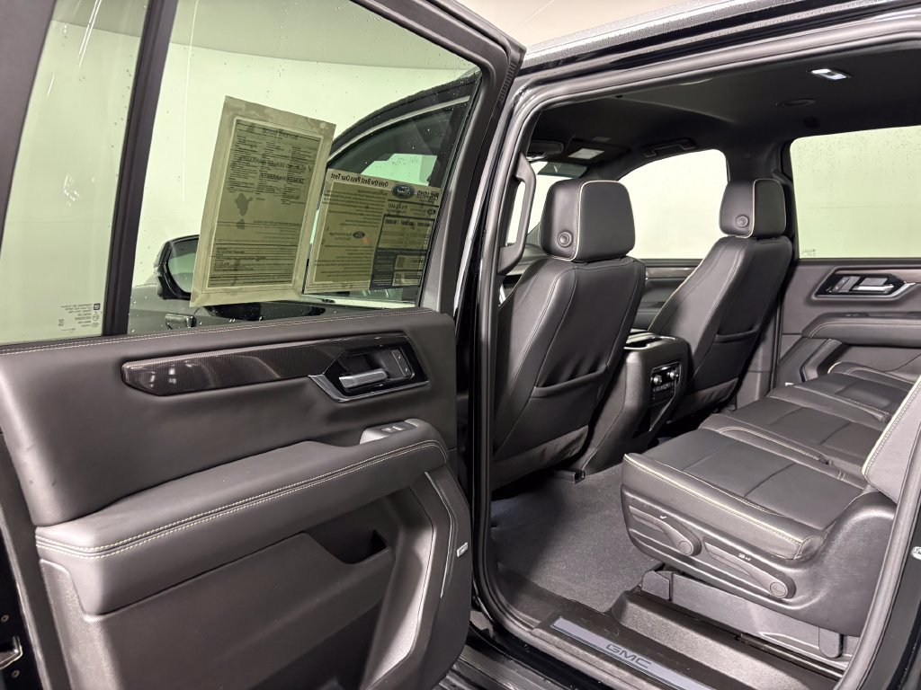 Used 2026 GMC Yukon XL Elevation w/ LPO, Elevation Black Package AWD/4WD image 27