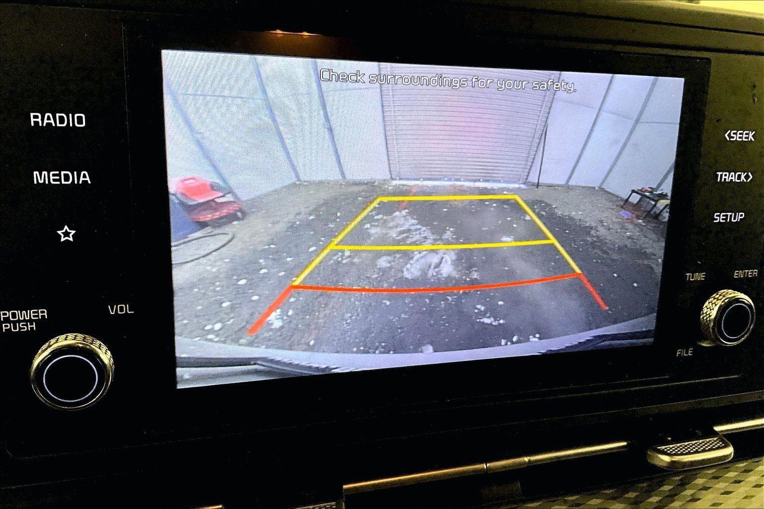 Used 2022 Kia Carnival LX image 20