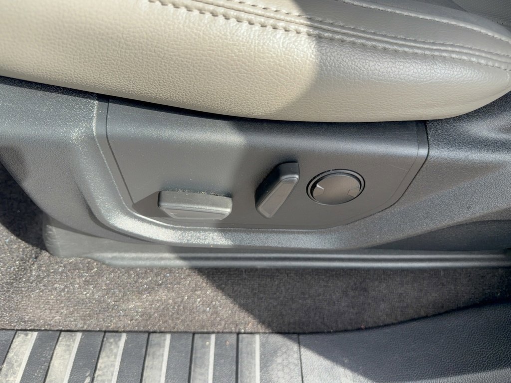 Certified 2019 Ford F150 Lariat w/ Equipment Group 502A Luxury image 34