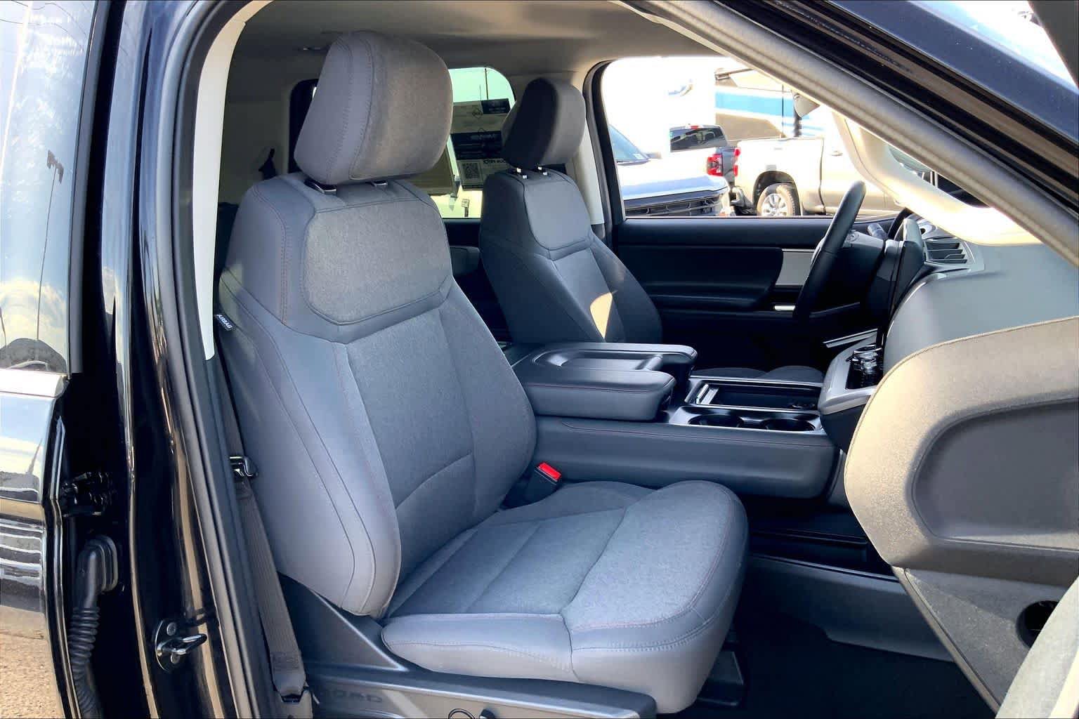 Certified 2025 Ford Expedition Active RWD image 9