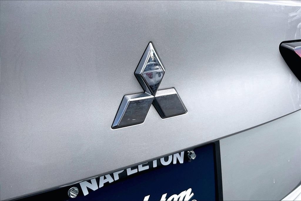 Used 2023 Mitsubishi Outlander SEL AWD/4WD image 7