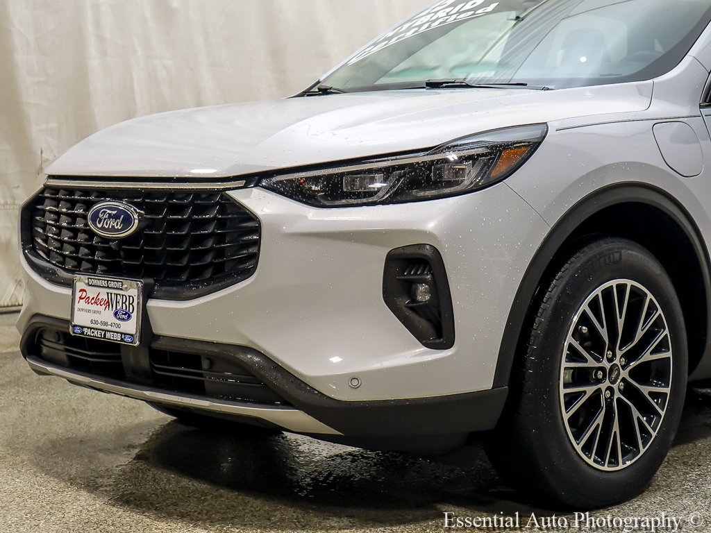 Certified 2025 Ford Escape SE w/ PHEV Premium Package FWD image 2
