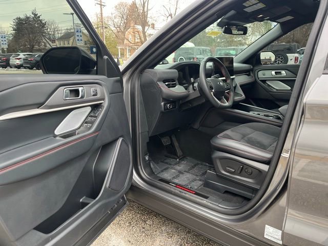 Certified 2025 Ford Explorer ST w/ Sun And Sound Package image 29