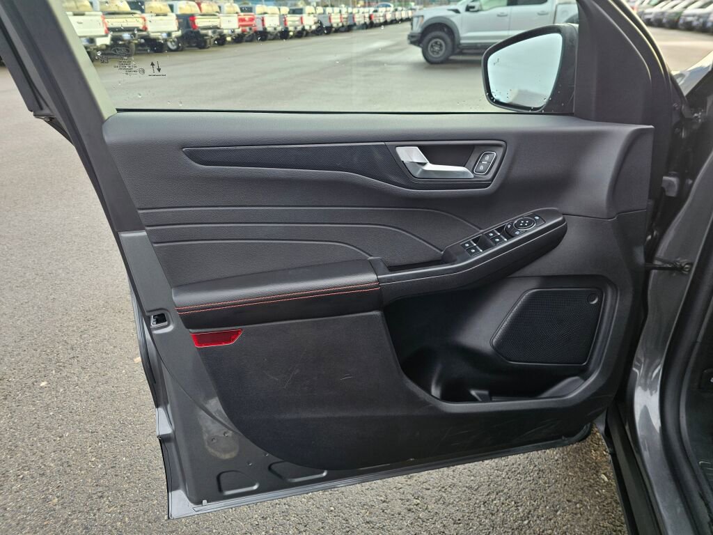 Certified 2025 Ford Escape ST-Line image 16