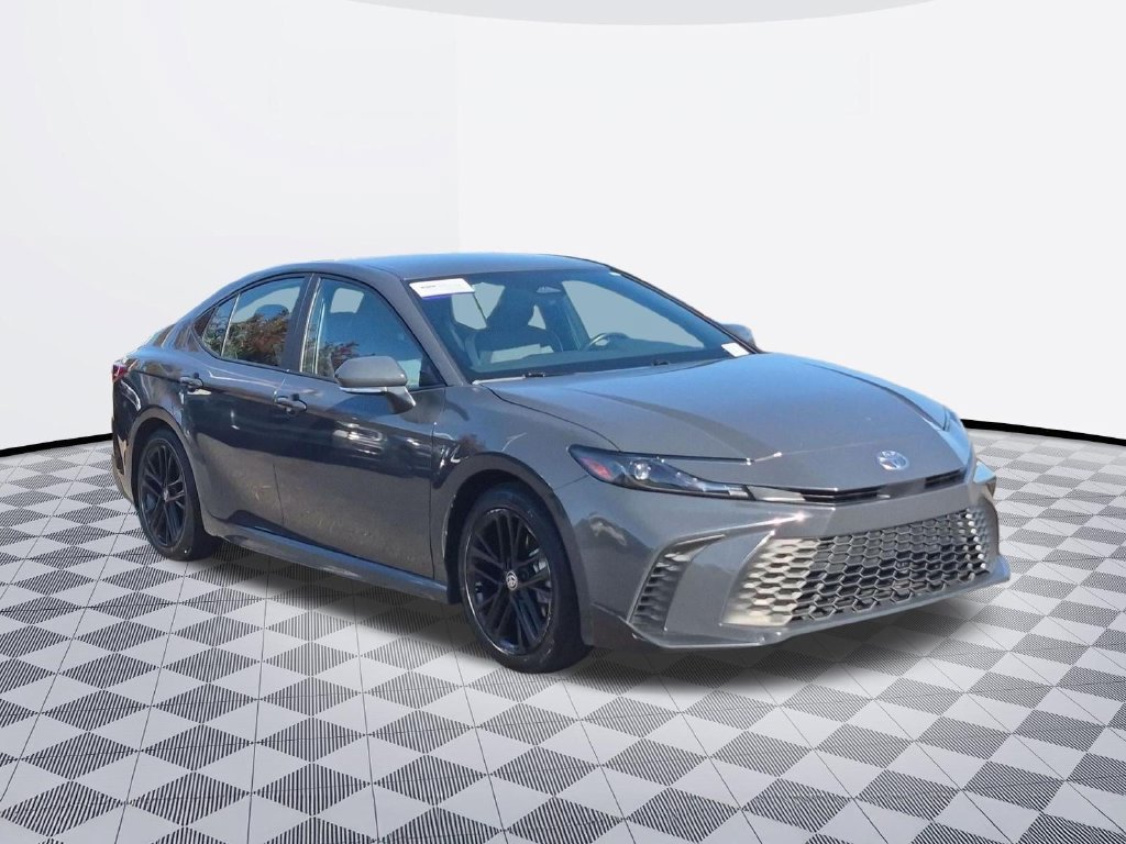 Used 2025 Toyota Camry SE FWD image 8