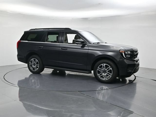 Certified 2025 Ford Expedition Active AWD/4WD image 3