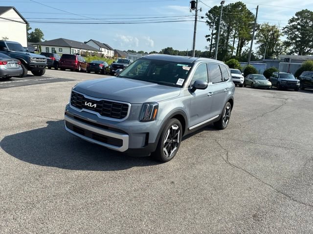 Used 2025 Kia Telluride S FWD image 9
