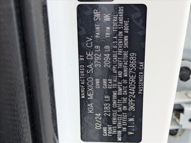 Used 2024 Kia Forte LXS w/ LXS Technology Package FWD image 23