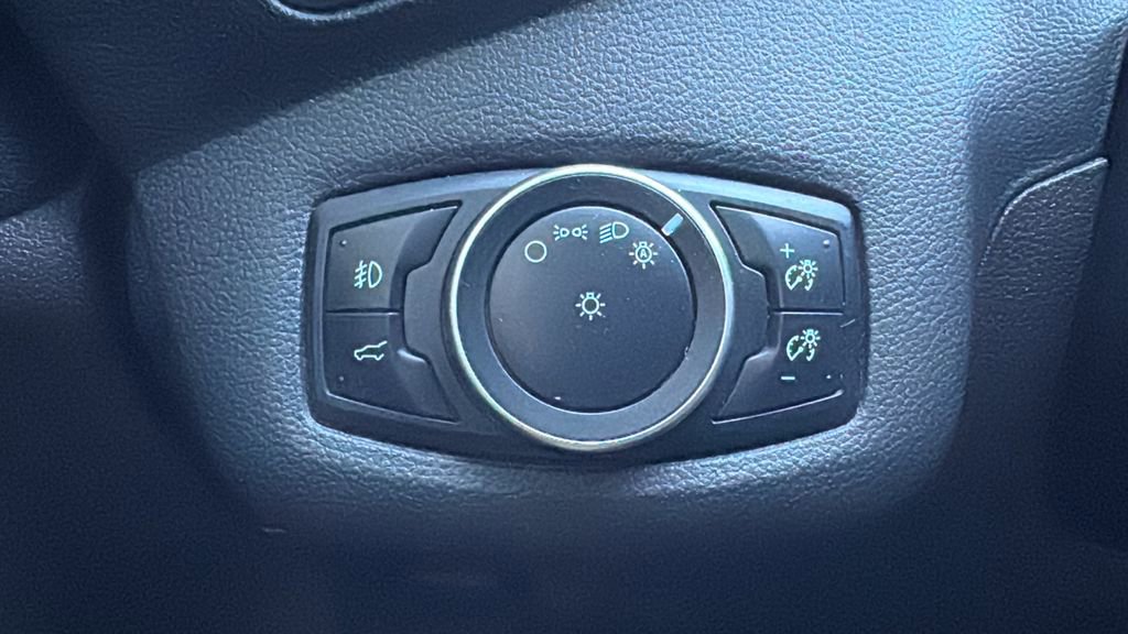 Certified 2017 Ford Escape SE w/ SE Sport Appearance Package image 17