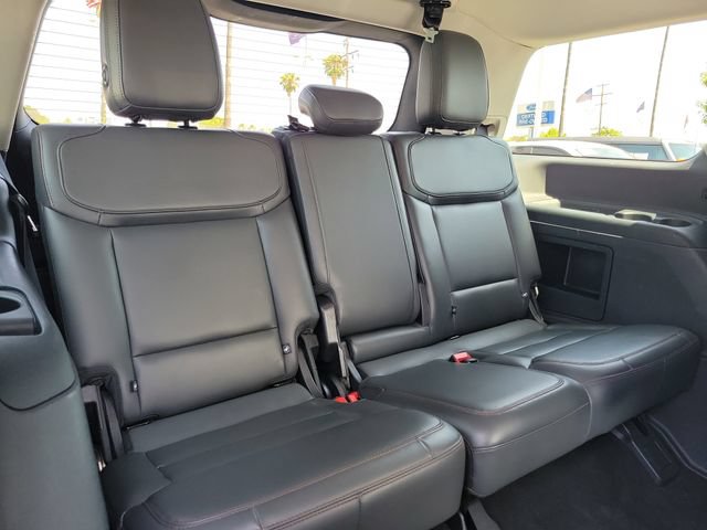 Certified 2025 Ford Expedition Active AWD/4WD image 19