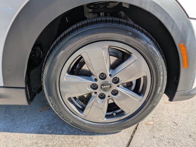 Used 2024 MINI Cooper 2-Door Hardtop image 10
