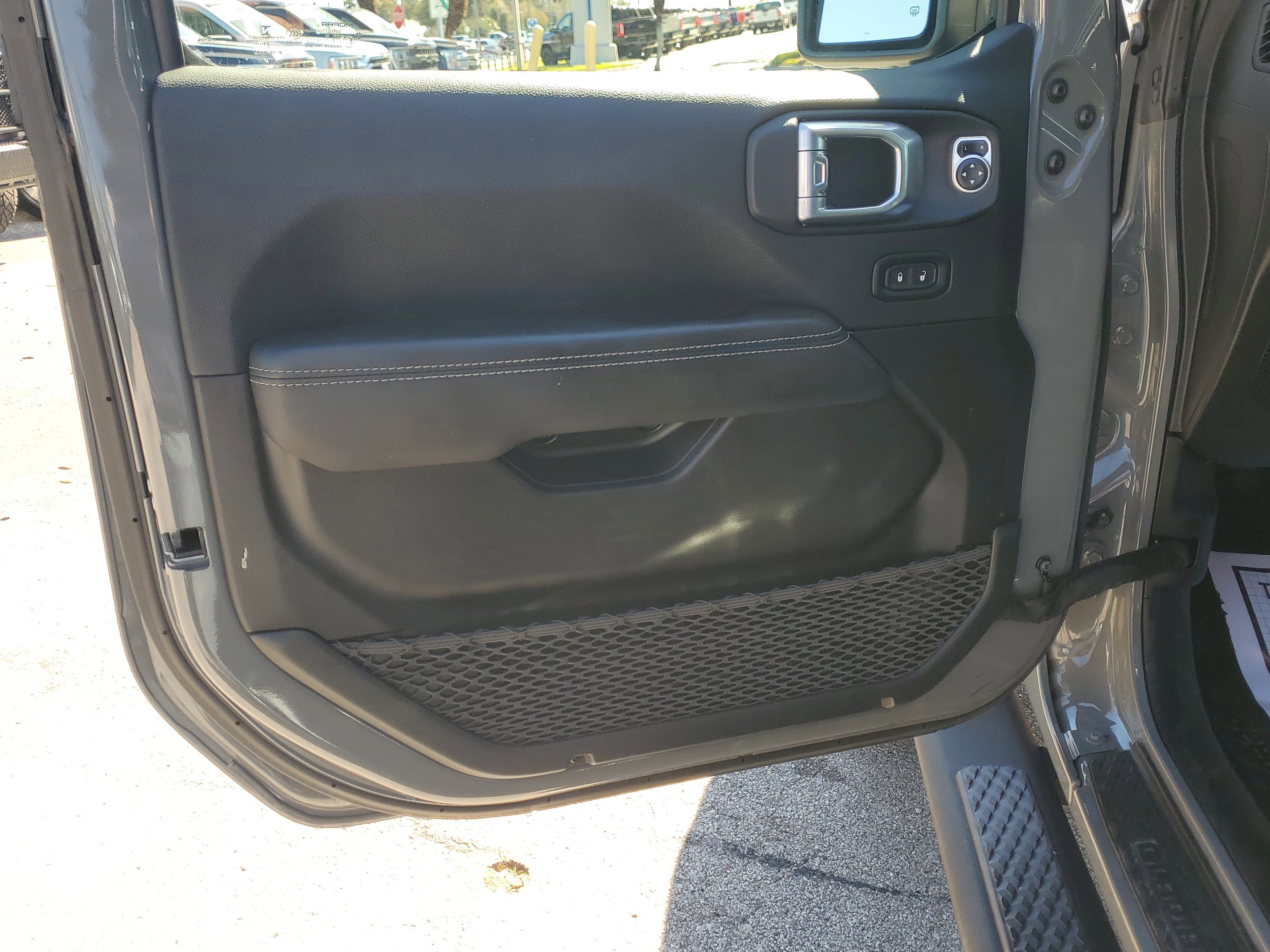 Used 2021 Jeep Gladiator Overland w/ Popular Equipment Package image 18