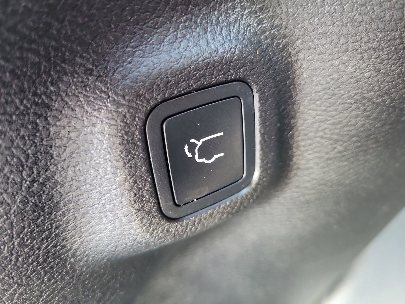 Used 2023 Jeep Compass Latitude w/ Convenience Group AWD/4WD image 9
